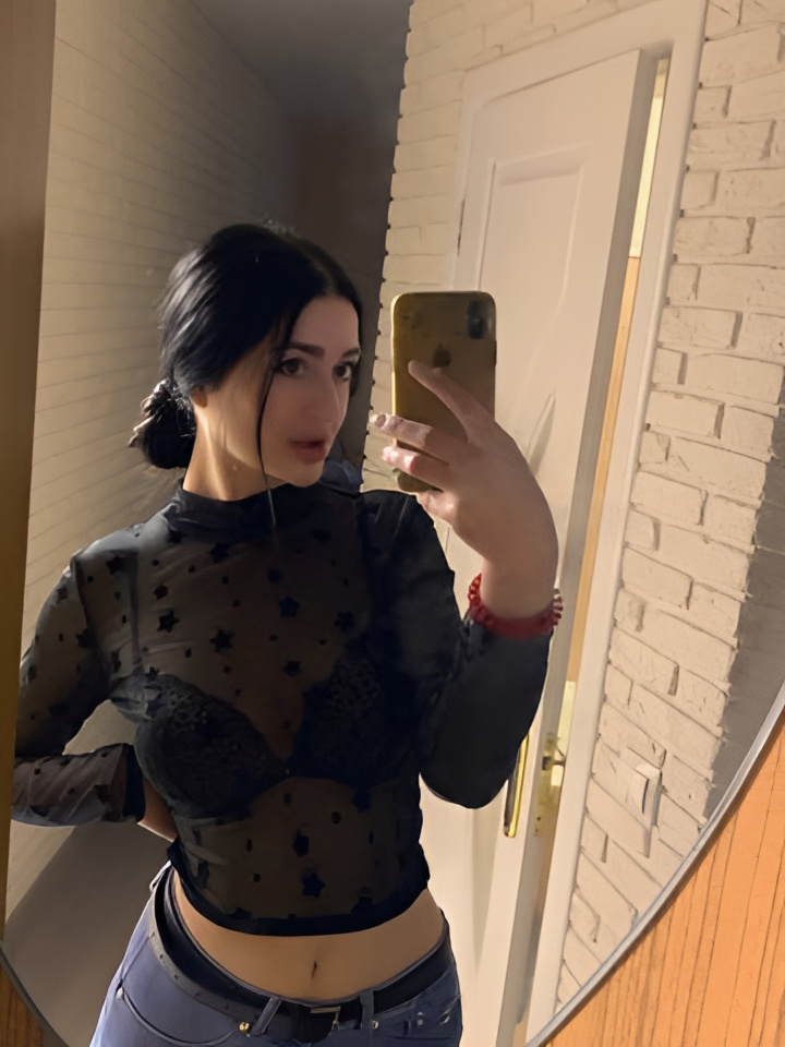 Василиса привлекательная девушка из Ульяновска цена от 1500 руб