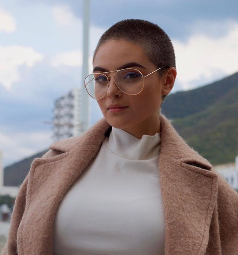 Алеся привлекательная девушка из Ульяновска цена от 3500 руб