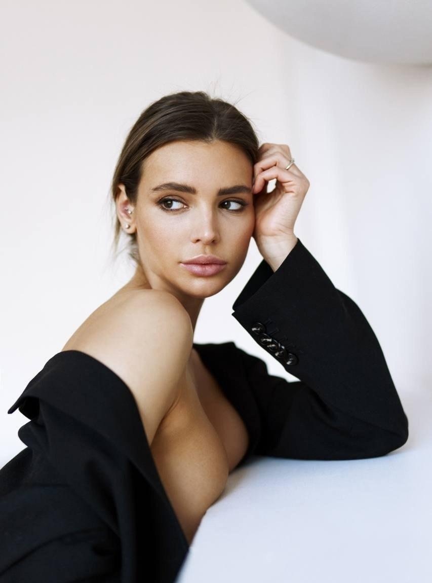 Санечка привлекательная девушка из Ульяновска цена от 4000 руб